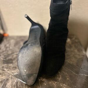Chic Black Heeled Boots